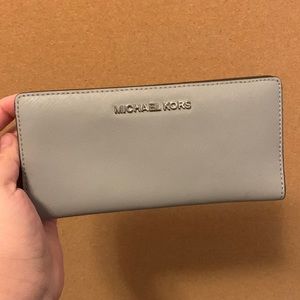 MK flat wallet